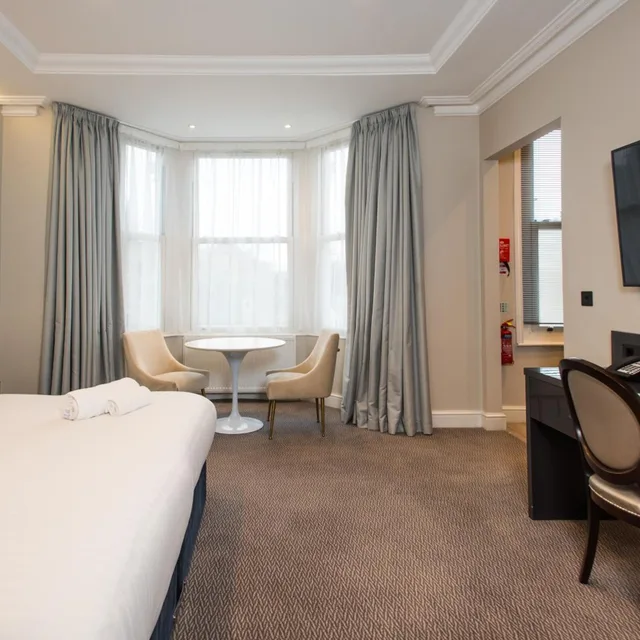استوديو بسرير كينج، Spark by Hilton London Chiswick 4/10
