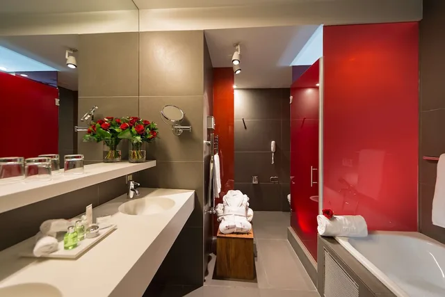 جناح جونيور بسريرين منفصلين مع سرير إضافي، NH Collection Barcelona Constanza 7/8