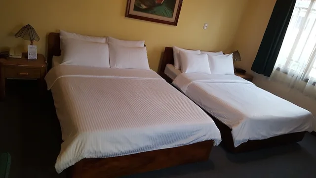 جناح بسرير كينج، Fleur De Lys Hotel 2/10