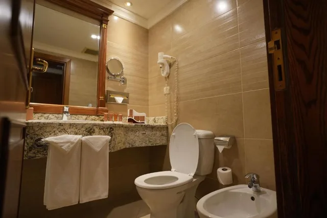 غرفة قياسية مفردة، Bristol Hotel Amman 2/4