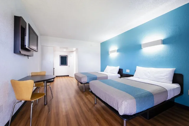 غرفة رباعية بسرير مزدوج، Motel6 Jacksonville, NC 1/10