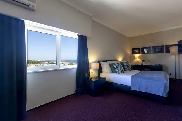 Superior, Single, Twin Beds, Sea View, Carcavelos Beach Hotel 1/4