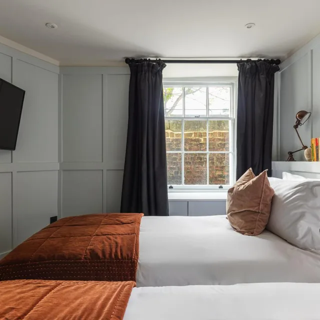 غرفة بسرير مزدوج، The George Hotel 1/4