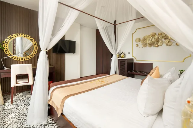 غرفة بريميوم ديلوكس بسرير مزدوج بشرفة بإطلالة جزئية على البحر، Cicilia Hotels & Spa Danang 6/10