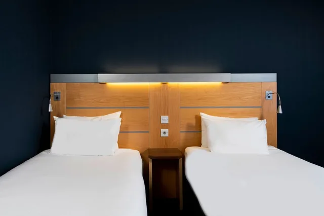 غرفة قياسية بسريرين منفصلين لذوي الإعاقة، Holiday Inn Express Edinburgh Royal Mile 2/4