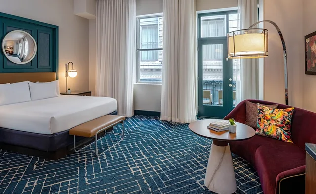 Room, King Bed, Bourbon Street View, Hyatt Centric French Quarter New Orleans 2/4