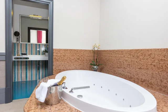 غرفة ديلوكس بسرير مزدوج بحوض استحمام، Hotel Castellino Roma 8/9