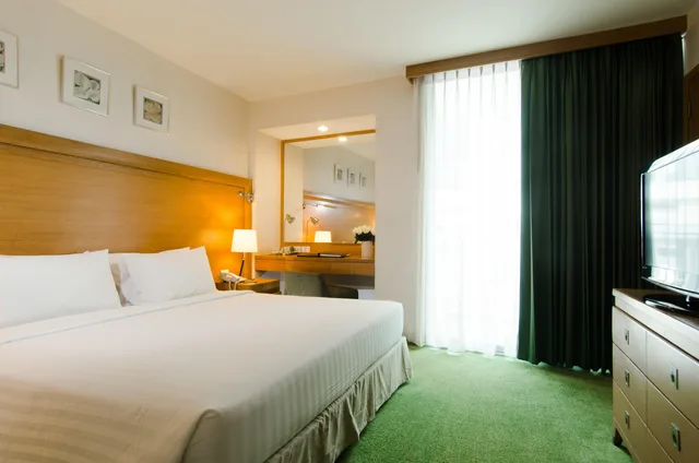 One Bedroom Suite، At Ease Saladaeng By Aetas 1/3