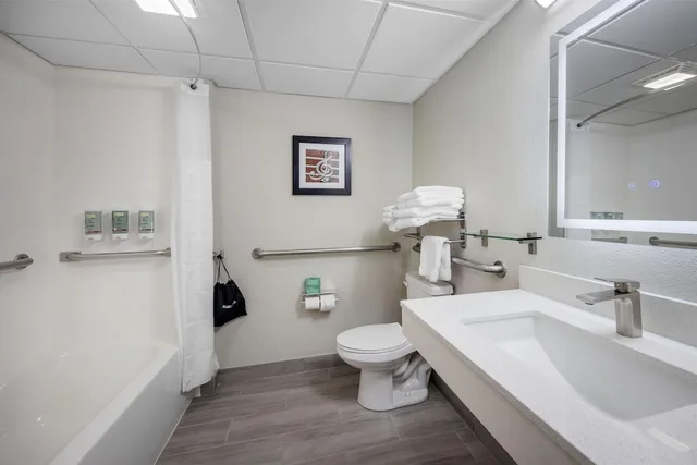 غرفة قياسية بسريرين كوين لذوي الإعاقة، Best Western Manchester, TN 6/8