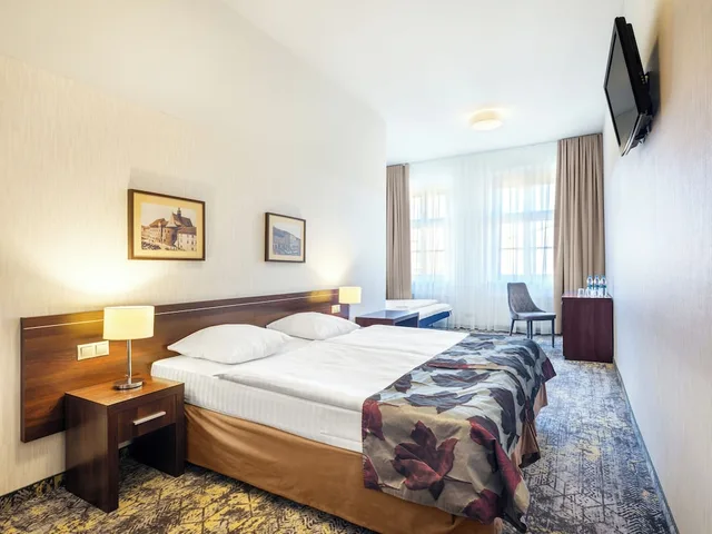 غرفة سوبيريور ثلاثية بسرير مزدوج مع أريكة، Rezydent Hotel 2/10