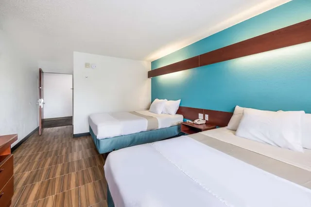 غرفة بسريرين كوين للمدخنين، Golden Isles Inn & Suites Brunswick South 2/6
