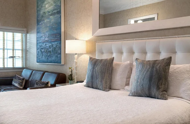 غرفة ديلوكس بسرير كينج، The Chateau Inn and Suites 1/2