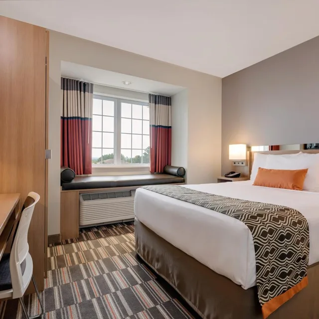 غرفة سوبيريور بسرير كوين لذوي الإعاقة، Microtel Inn And Suites By Wyndham Clarion 1/5