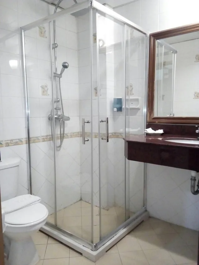 غرفة ديلوكس بسرير مزدوج أو سريرين منفصلين بإطلالة على البحر، Seaview Hotel Sriracha 10/10