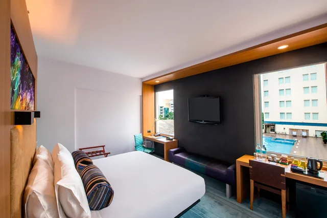 Aloft, King Bed, City View, Aloft Bengaluru Whitefield 1/3