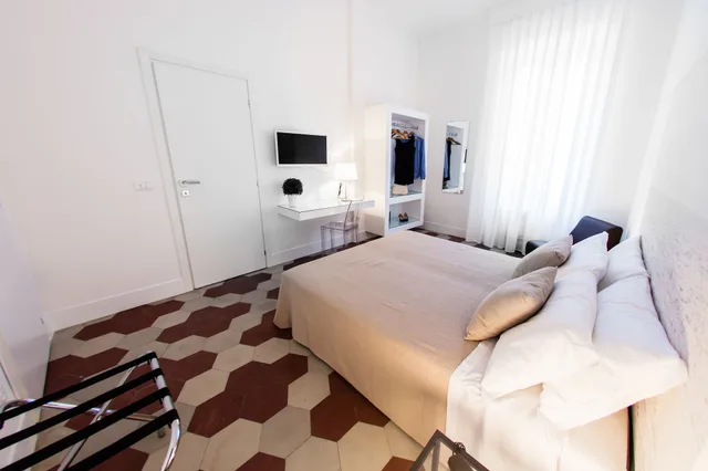 غرفة كومفورت ثلاثية بسرير كوين وسرير فردي بغرفة نوم واحدة بحمام خاص، Rhegion B&B 1/5