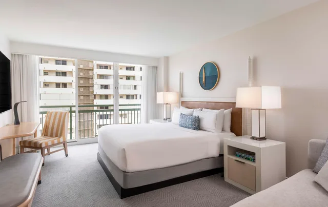غرفة قياسية بسرير مزدوج، The Singer Oceanfront Resort, Curio Collection by Hilton 3/5