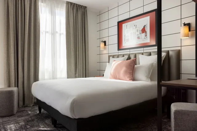 Medium, Queen Bed، Hotel Moderniste 4/4