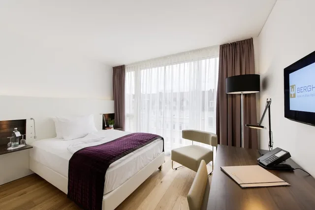 غرفة كلاسيكية بسرير كوين، Bergheim 41 Hotel im Alten Hallenbad 1/1
