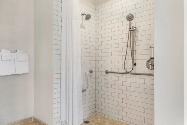 غرفة بسرير مزدوج لذوي الإعاقة، Cambria Hotel Nashville Downtown 4/4