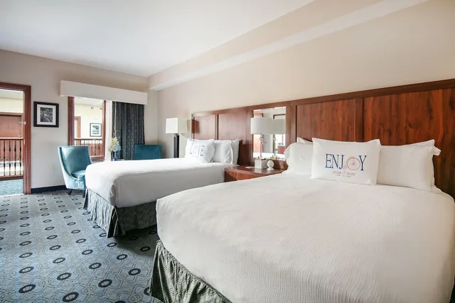 Mezzanine, 2 Queen Beds, Bicycle Street Inn and Suites 1/2