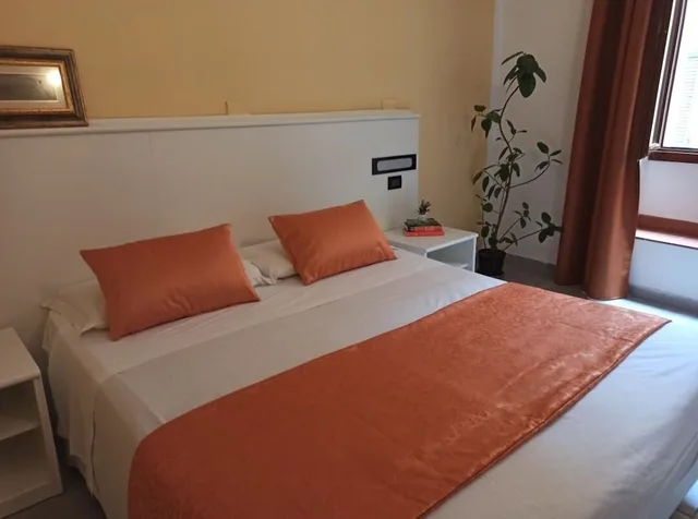 غرفة قياسية بسريرين منفصلين، Leonardo Hotel 1/4