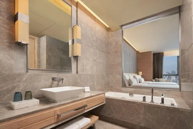 Premier, Twin Beds, River View, The Westin Chongqing Liberation Square 6/6