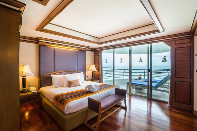1 Bedroom, Regency, Suite, King Bed، Royal Cliff Grand Hotel 9/10