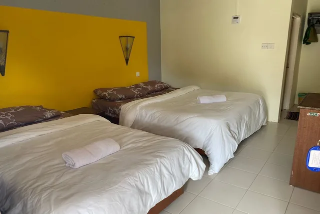 Standard Triple, Corrie Chalet Langkawi 1/4