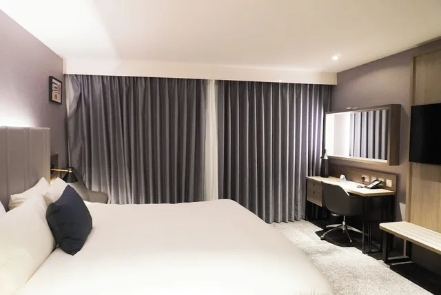 غرفة بريميوم بسريرين منفصلين بإطلالة على النهر، Crowne Plaza London - Kingston 6/10