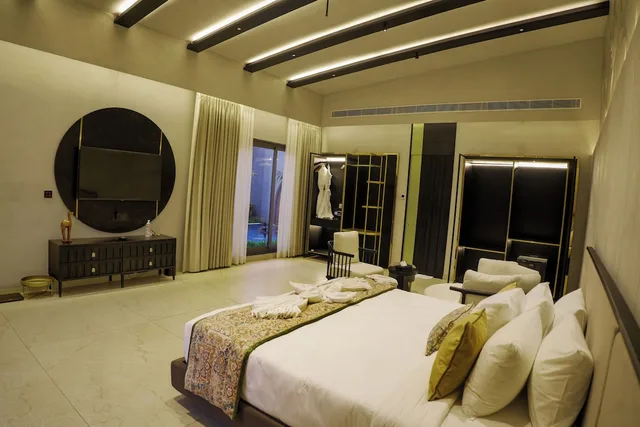 فيلا رئاسية بسرير كوين مع أريكة، Sun Hotel & Resort 1/4