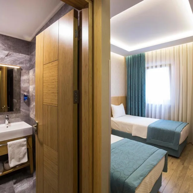 غرفة قياسية بسرير مزدوج أو سريرين منفصلين، The Meretto Hotel Laleli 2/4