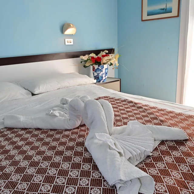 غرفة ديلوكس بسرير مزدوج بإطلالة على البحر بشرفة، Hotel Biagini 6/8