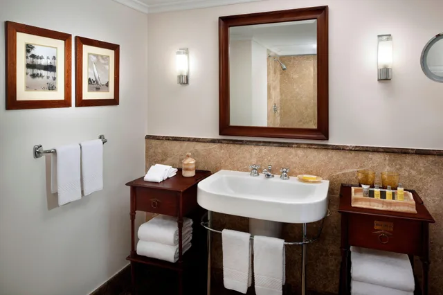 Premium, Deluxe, King Bed, Pyramids View, Balcony، Marriott Mena House Cairo 3/3
