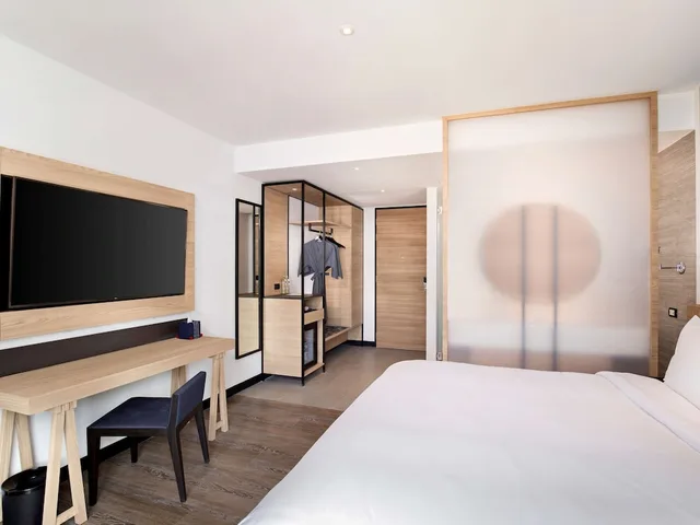 غرفة قياسية بسرير كينج، Novotel Chiangmai Nimman Journeyhub 4/8