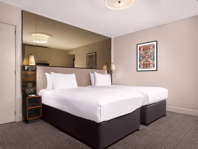 غرفة سوبيريور بسريرين منفصلين، Strand Palace Hotel 3/7