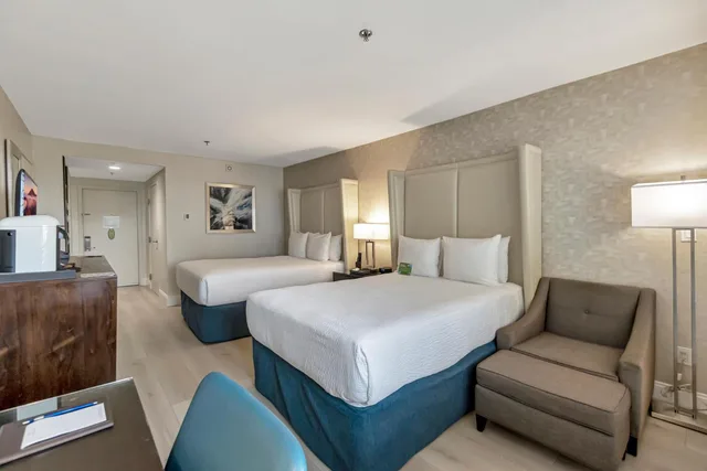 غرفة قياسية بسريرين مزدوجين بشرفة، Ocean View Hotel 5/8