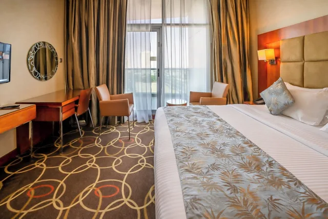غرفة سوبيريور بسرير مزدوج بحمام خاص، Montreal Barsha Hotel 1/3