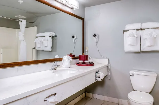 غرفة بسريرين كوين، Clarion Hotel By Humboldt Bay 3/4
