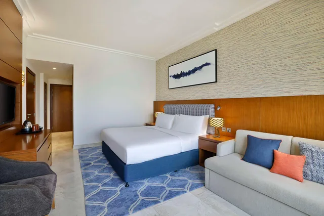 Room, King Bed, Island View, Balcony، Double Tree by Hilton Resort and Spa Marjan Island 11/11