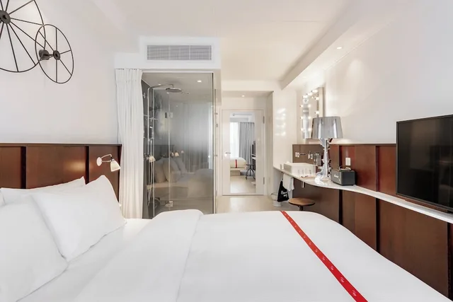 غرفة مريحة بسرير كوين، Ruby Lucy Hotel London 1/3