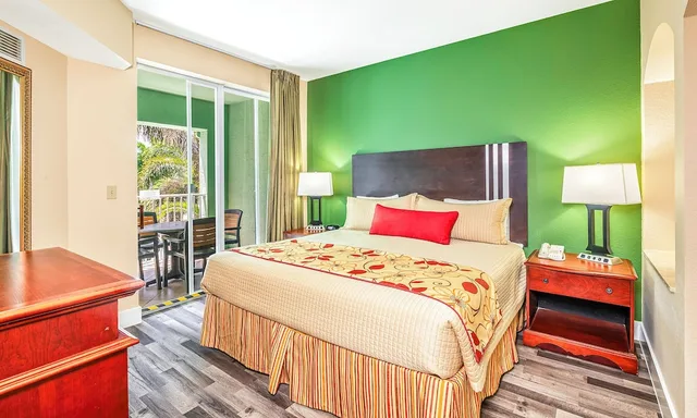 جناح ديلوكس بسرير كينج وسرير كوين بغرفتي نوم، Mizner Place At Weston Town Center 4/10