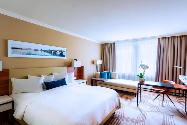 غرفة تنفيذية بسرير كينج، Prague Marriott Hotel 1/3