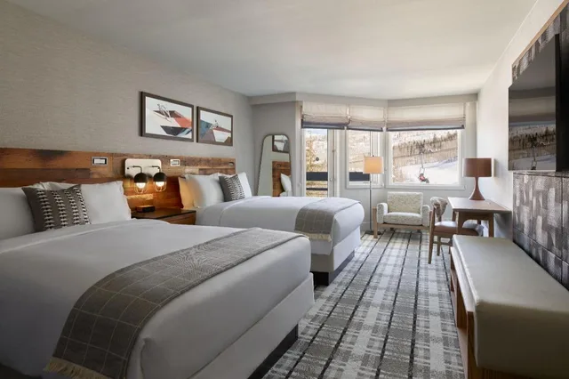 Slope, Guest Room, 2 Queen Beds, Mountain View، Viewline Resort Snowmass, Autograph Collection 1/3