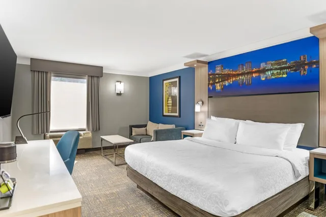 غرفة مفردة بسرير كينج مع أريكة، Best Western Plus Glen Allen Inn 1/8