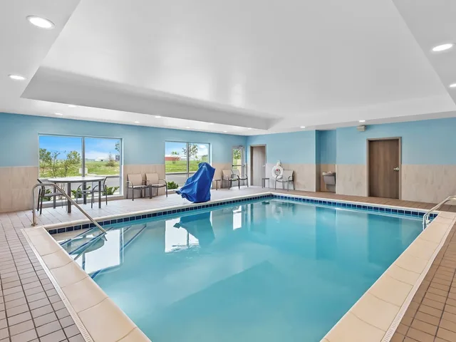 Holiday Inn Express Peotone، فرانكفورت 25/50