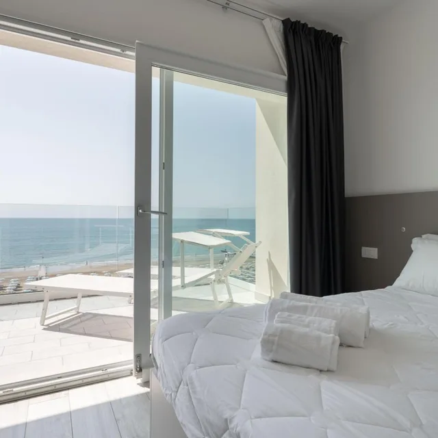 Deluxe, Double Bed, Sea Front، Hotel Boston 9/10
