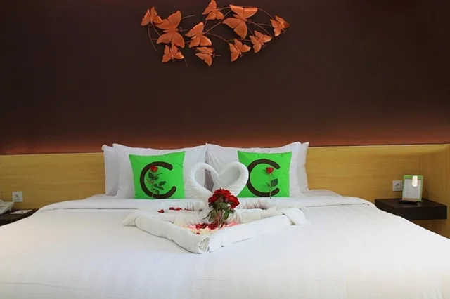 Pool, Suite، Choice Stay Hotel Denpasar Ex Cozy Stay Simpang Enam 2/3