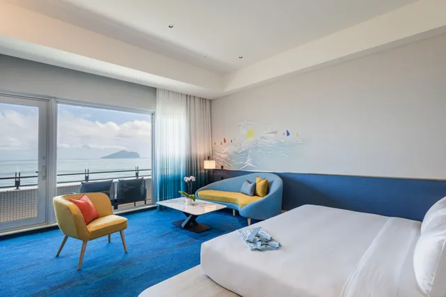 Room, King Bed, Ocean Front، The Archipelago 2/5