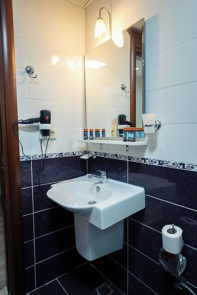 Economy, Basement, Triple, Double Bed، Basileus Hotel 8/8